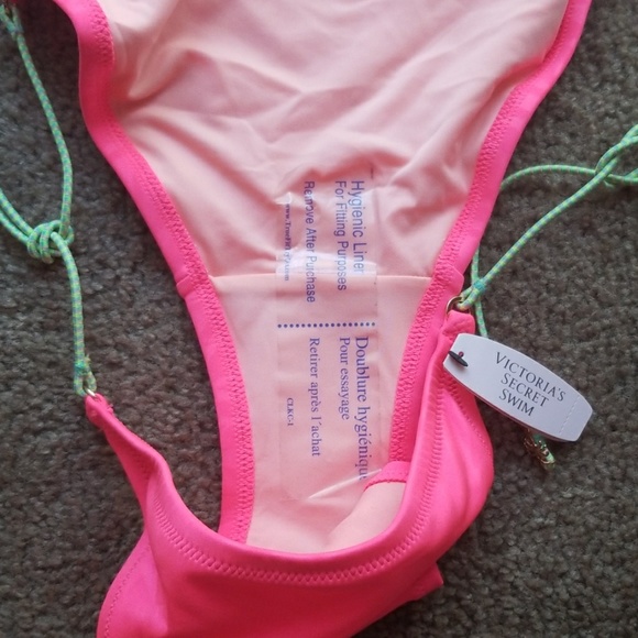 Victoria's Secret Hot pink bikini - Picture 3 of 3